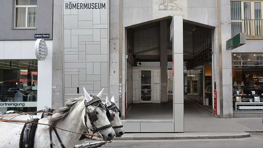Außenansicht des Römermuseums am Hohen Markt (Foto: Andreas Steininger | Alle Rechte vorbehalten)